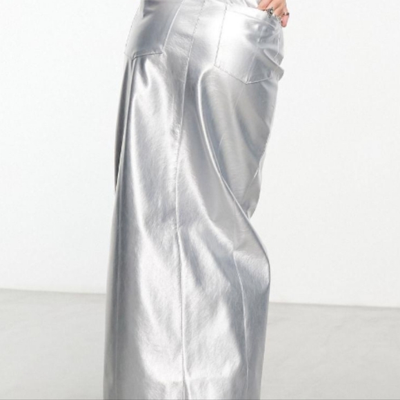 Skirt - Picture 3 of 3